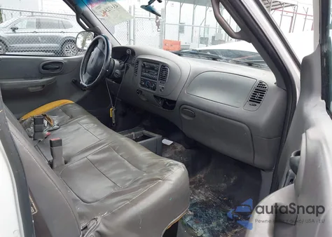 2002 Ford F-150 Xl/Xlt z USA, uszkodzony, nr VIN 1FTPF17L62NA27194